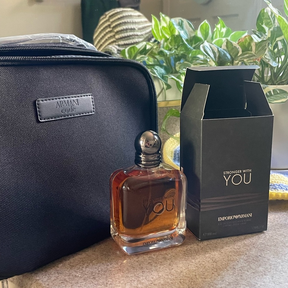 Giorgio Armani Stronger with you men’s cologne with travel case